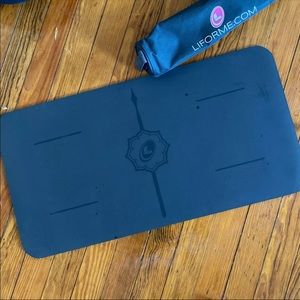 Liforme yoga pad mat, eco-friendly, non slip